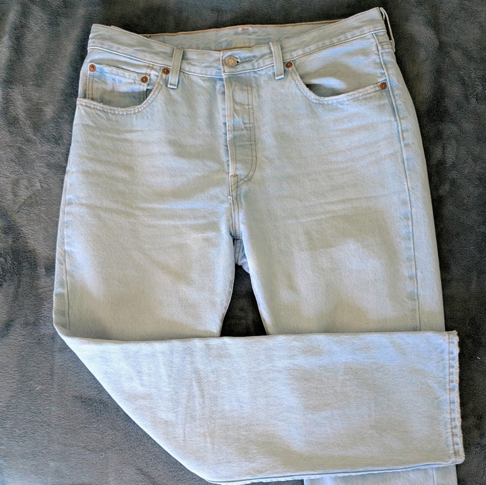 Levi's 501 Light Wash Ojai Lake 32"